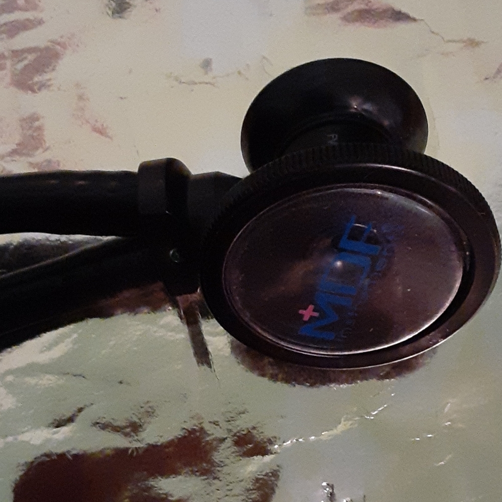 Stethoscope - Picture 4 of 6